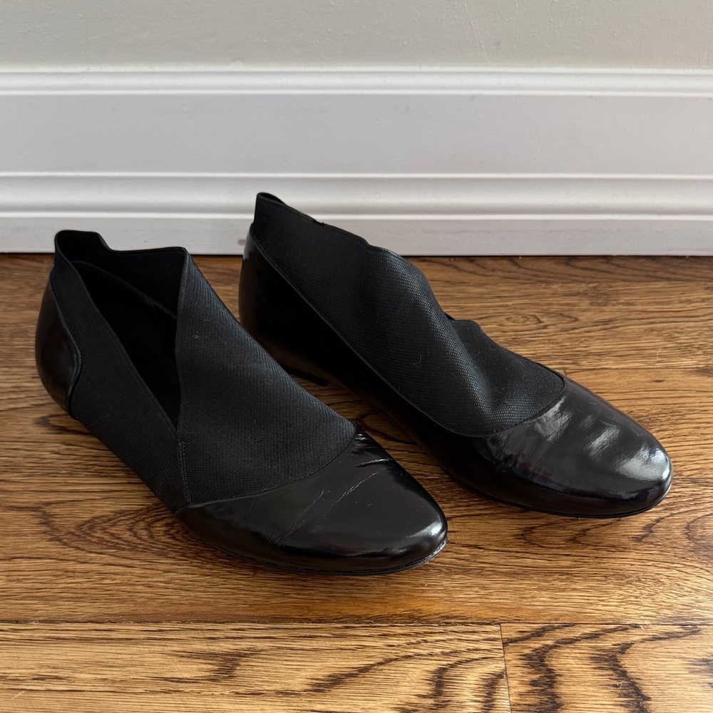 Donna Karan Patent Leather Crossover Gold Sole Flats